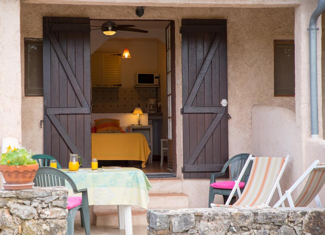 Appartamento Mas Le Chene Grimaud Esterno foto